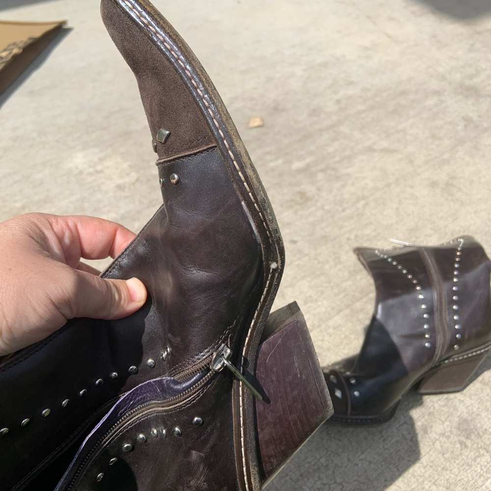 Boots - Picture 5 of 5
